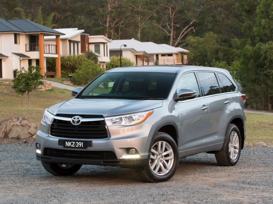  Toyota Kluger 2014 года  (фото 10 из 23)